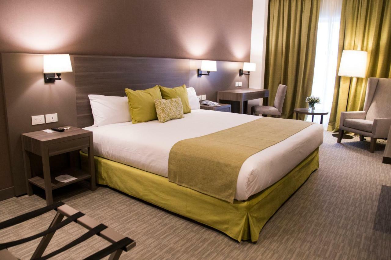 Hotel Land Plaza La Plata Kültér fotó